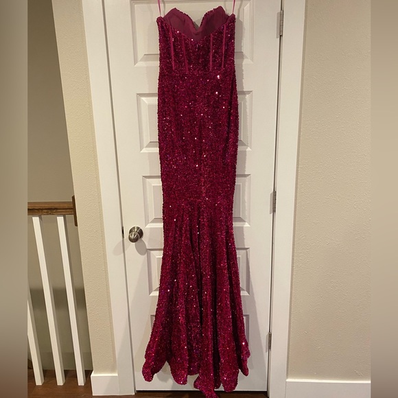 Portia & Scarlett PS22510 size 6 Deep Magenta Mermaid Gown with Slit NWOT - Picture 5 of 6